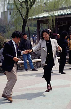 Tanzunterricht im Park, Shanghai